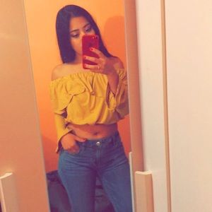 Meet your Posher, Alma